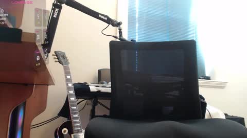 Snapshot of _xxrockstarloverxx_ chatting on September 28, 2025, 10:37 pm _xxrockstarloverxx_ online show from September 28, 2025, 10:37 pm