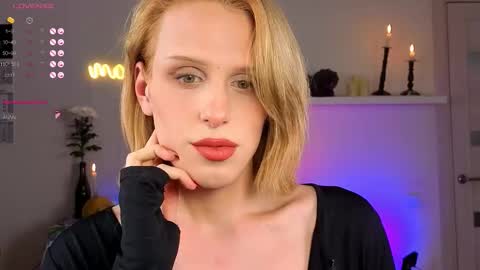 LITTLE FOX online show from November 29, 2025, 3:59 pm