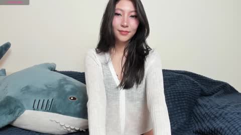 Mia online show from December 14, 2024, 6:52 pm
