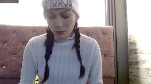 Yuyi online show from February 6, 2026, 12:19 pm