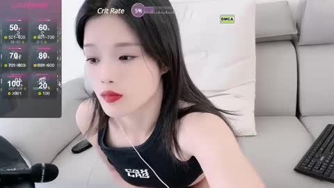 _zizi_ online show from December 18, 2024, 6:10 am