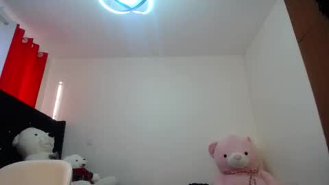 Snapshot of _zoilah chatting on December 11, 2024, 3:05 pm Zoilah online show from December 11, 2024, 3:05 pm