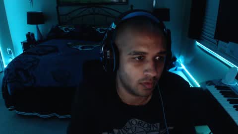 a4orce online show from February 8, 2025, 1:32 am