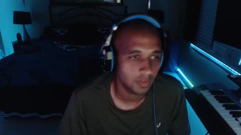 a4orce online show from October 4, 2025, 2:09 am