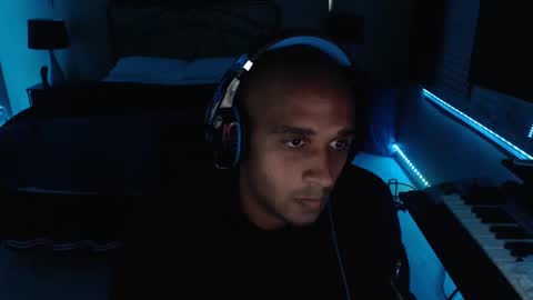 a4orce online show from November 1, 2025, 2:13 am