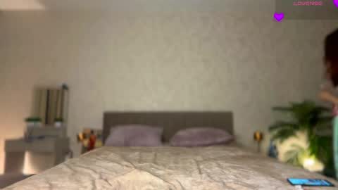        online show from April 18, 2026, 7:07 pm