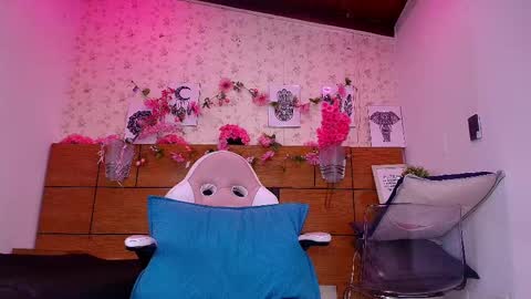 Aisha online show from September 20, 2025, 11:55 am