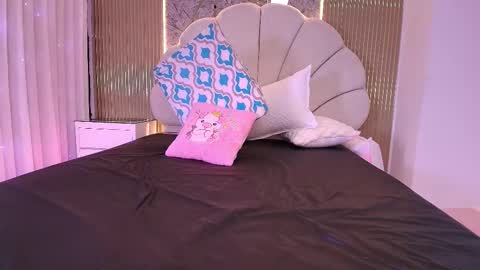 Aisha online show from November 7, 2025, 11:54 am