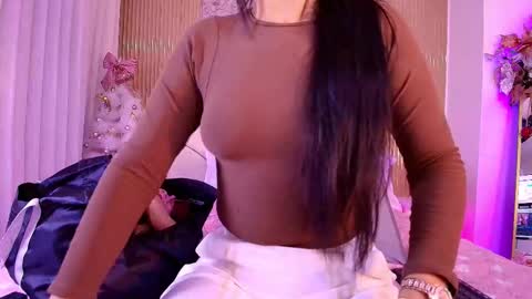 Aisha online show from November 22, 2025, 12:04 pm