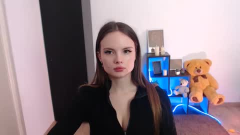 a_ariella_ online show from October 20, 2025, 12:38 pm