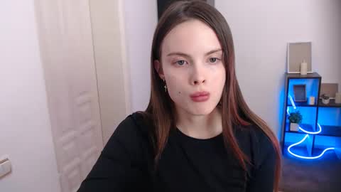 a_ariella_ online show from December 18, 2025, 8:48 pm