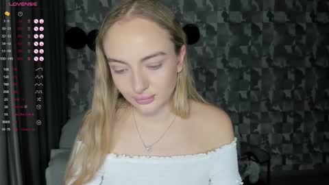 Adelina online show from November 1, 2025, 1:57 pm