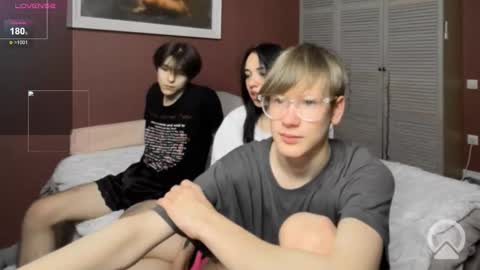 Kris Michael online show from October 24, 2025, 9:44 pm