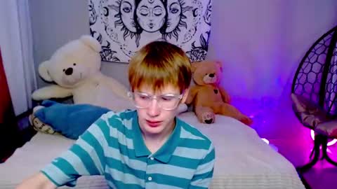 Kris Michael online show from July 28, 2026, 3:08 pm