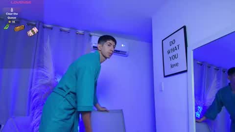 Axel online show from September 26, 2025, 1:42 am