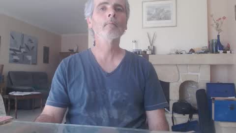 Aalex1717 online show from April 19, 2026, 11:42 am