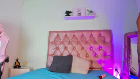 aaliyah__1 online show from February 4, 2026, 2:39 am