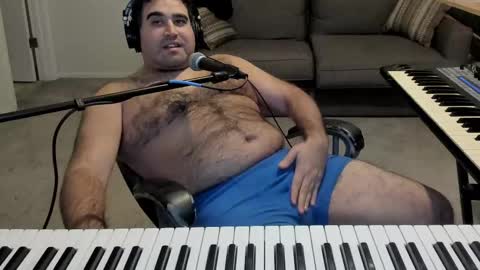 Aaron online show from November 14, 2025, 1:04 am