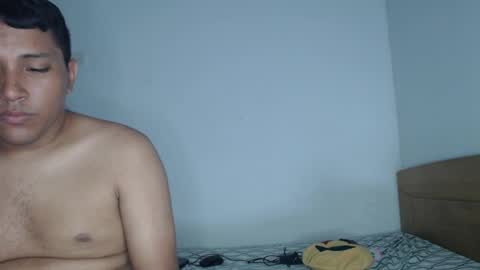 Snapshot of aaron_and_ann chatting on February 15, 2025, 4:01 pm Aaron y Ann online show from February 15, 2025, 4:01 pm