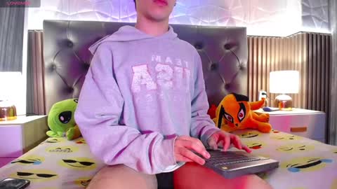 Aaron online show from February 5, 2025, 2:05 pm