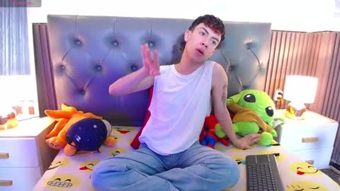 Aaron online show from February 11, 2025, 6:01 pm