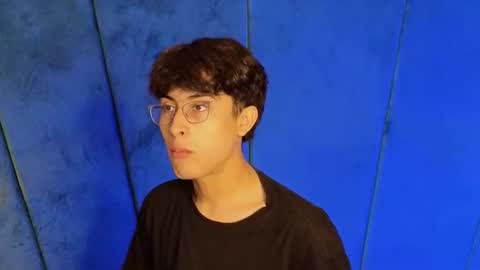 Aaron Ezequiel online show from November 1, 2025, 10:12 pm