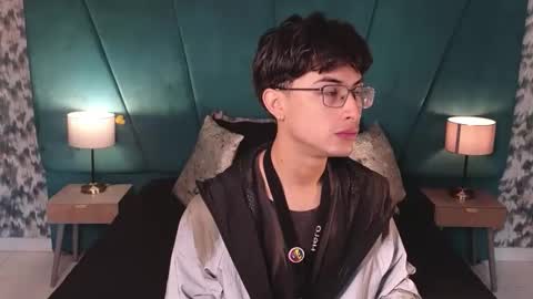 Snapshot of aaron_eze chatting on June 11, 2026, 12:25 pm Aaron Ezequiel online show from June 11, 2026, 12:25 pm