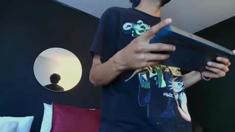 Aaron and Jassell online show from October 8, 2025, 5:43 pm