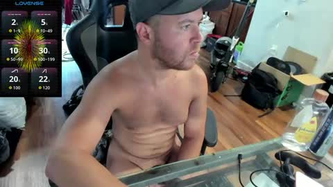 Snapshot of aaron_skye chatting on August 2, 2026, 9:35 pm Aaron Skye online show from August 2, 2026, 9:35 pm