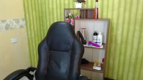 im NiallDun online show from February 17, 2025, 5:14 am