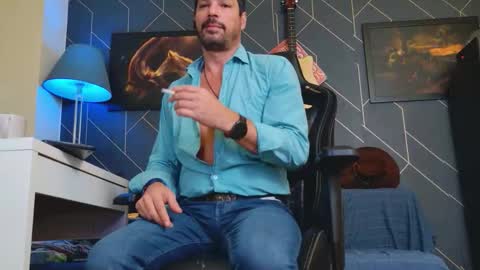 Aaron online show from October 4, 2025, 3:04 am