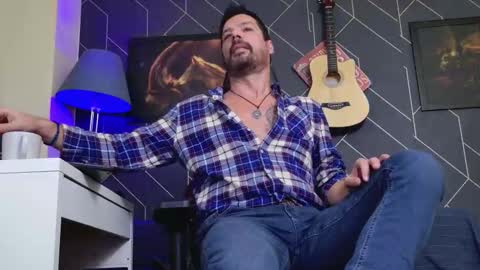 Aaron online show from November 20, 2025, 5:29 am