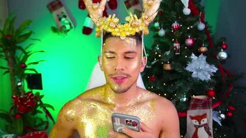 AARON  online show from December 28, 2024, 5:03 pm