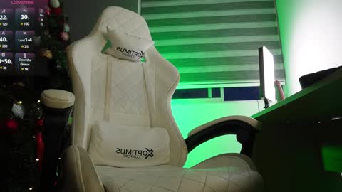 AARON  online show from December 28, 2024, 11:05 pm