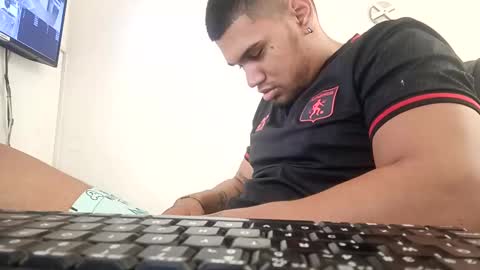 ig aaron hunter123 online show from December 19, 2024, 3:08 pm