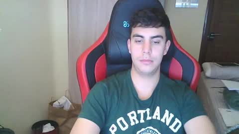 Snapshot of aaronlavine chatting on March 6, 2025, 4:38 pm aaronlavine online show from March 6, 2025, 4:38 pm