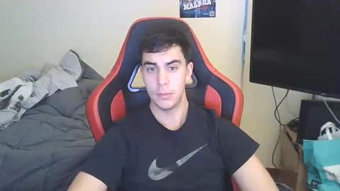 Snapshot of aaronlavine chatting on November 12, 2025, 7:03 pm aaronlavine online show from November 12, 2025, 7:03 pm