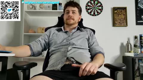 Aaron  online show from November 23, 2025, 8:41 pm