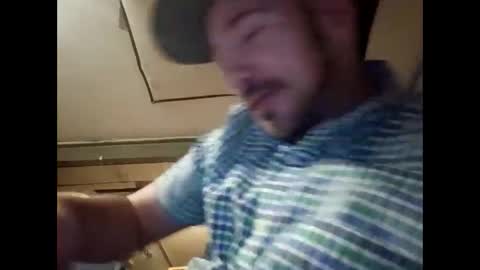 Snapshot of aaronshere888888 chatting on March 19, 2026, 9:35 am aaronshere888888 online show from March 19, 2026, 9:35 am