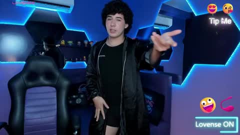 Snapshot of aaroooonn chatting on February 24, 2025, 2:58 pm Aroon online show from February 24, 2025, 2:58 pm