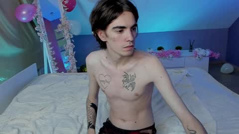 Fiona and Harry online show from December 25, 2024, 12:16 am