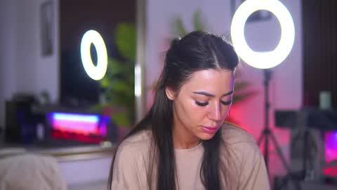 Snapshot of abbela_white chatting on May 7, 2026, 5:13 am Alexa online show from May 7, 2026, 5:13 am