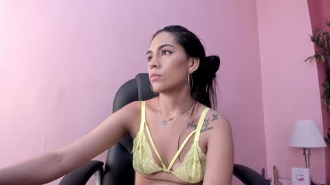 abbey_walker online show from December 9, 2024, 9:28 am