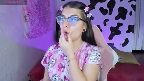 April online show from November 14, 2025, 9:13 pm