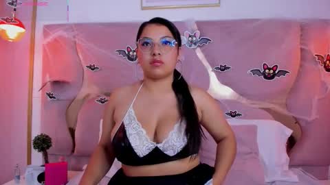 abbiejones_ online show from October 17, 2025, 4:09 pm