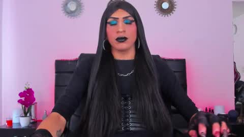 Abbigail Fuster  online show from February 18, 2025, 5:10 pm