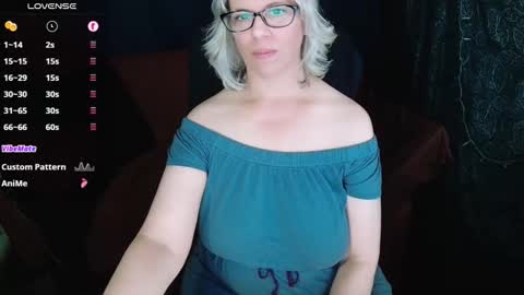 Snapshot of abbinatural chatting on October 11, 2025, 7:34 pm AbbiNatural online show from October 11, 2025, 7:34 pm