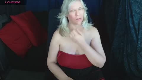 Snapshot of abbinatural chatting on April 12, 2026, 5:18 pm AbbiNatural online show from April 12, 2026, 5:18 pm