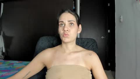 Snapshot of abby_connie chatting on July 1, 2026, 6:40 pm Abby Connie online show from July 1, 2026, 6:40 pm