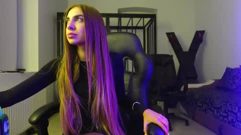 ABBY LAKER online show from September 23, 2025, 4:43 pm